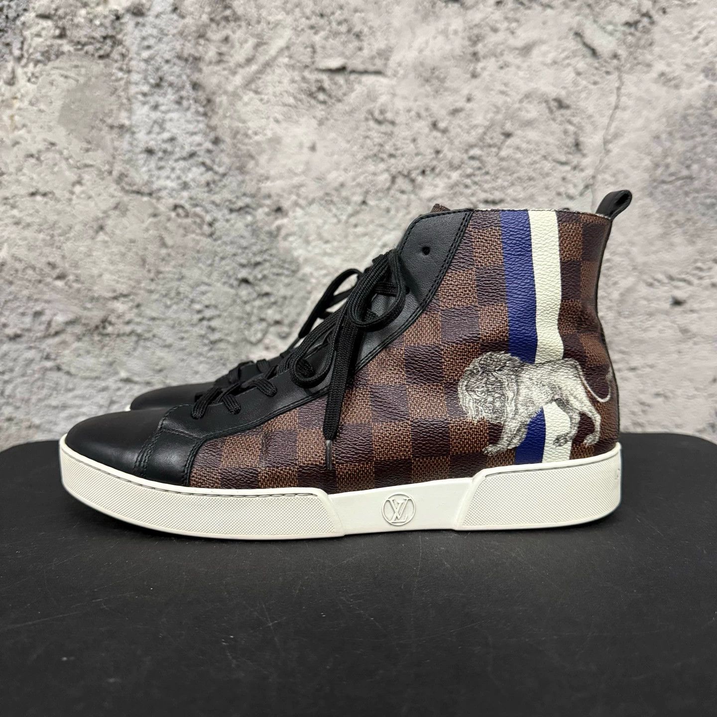 Louis Vuitton LV Monogram Canvas High-Top Sneakers US 6 Size US 6 / IT 36 - 2 Thumbnail