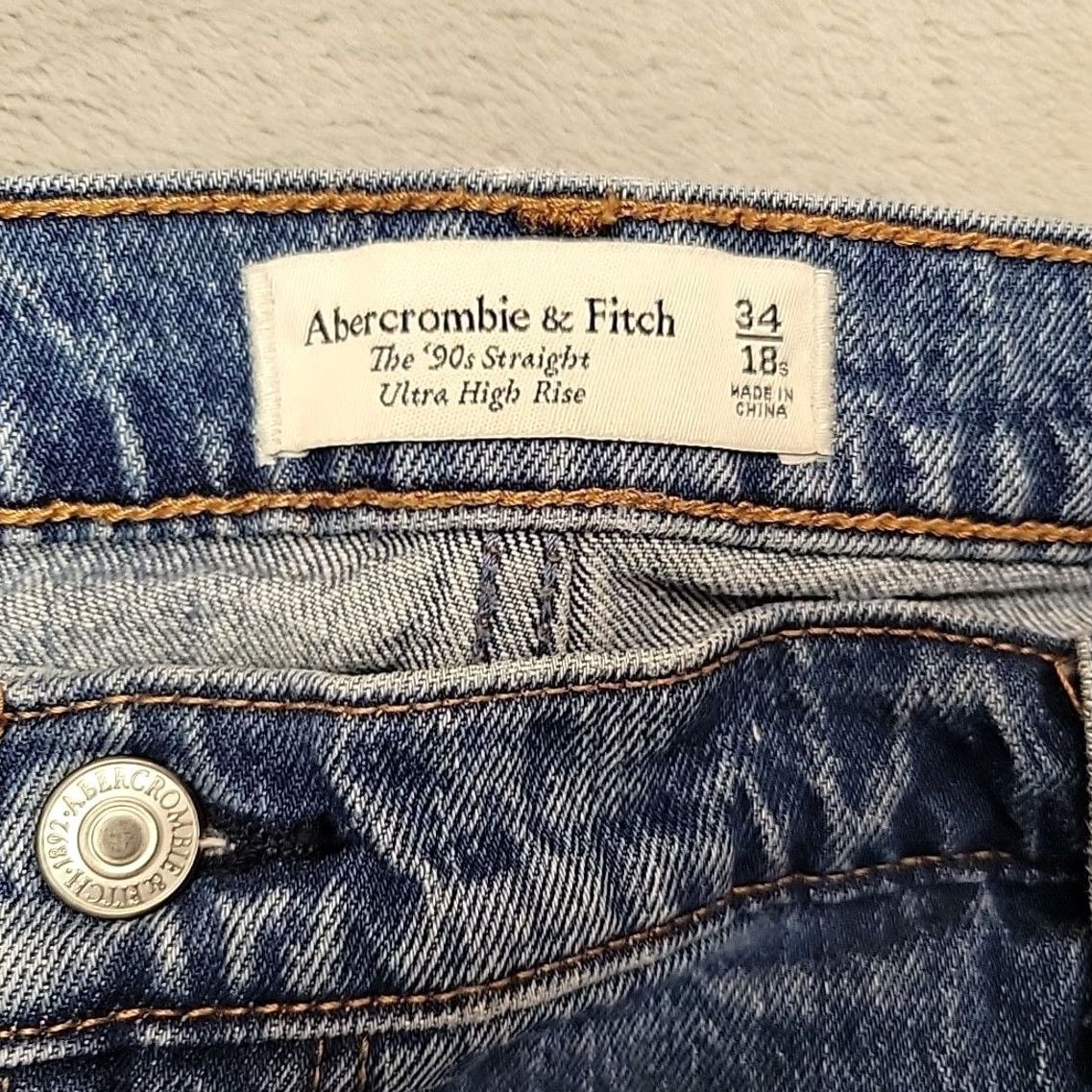 Abercrombie & Fitch VINTAGE Abercrombie & Fitch Jeans Women 18S Blue The 90s Straight Ultra High Rise Casual Jeans Women 18W Blue 5-Pocket Design 90s Mens Womens Size 40" / US 18 - 4 Thumbnail