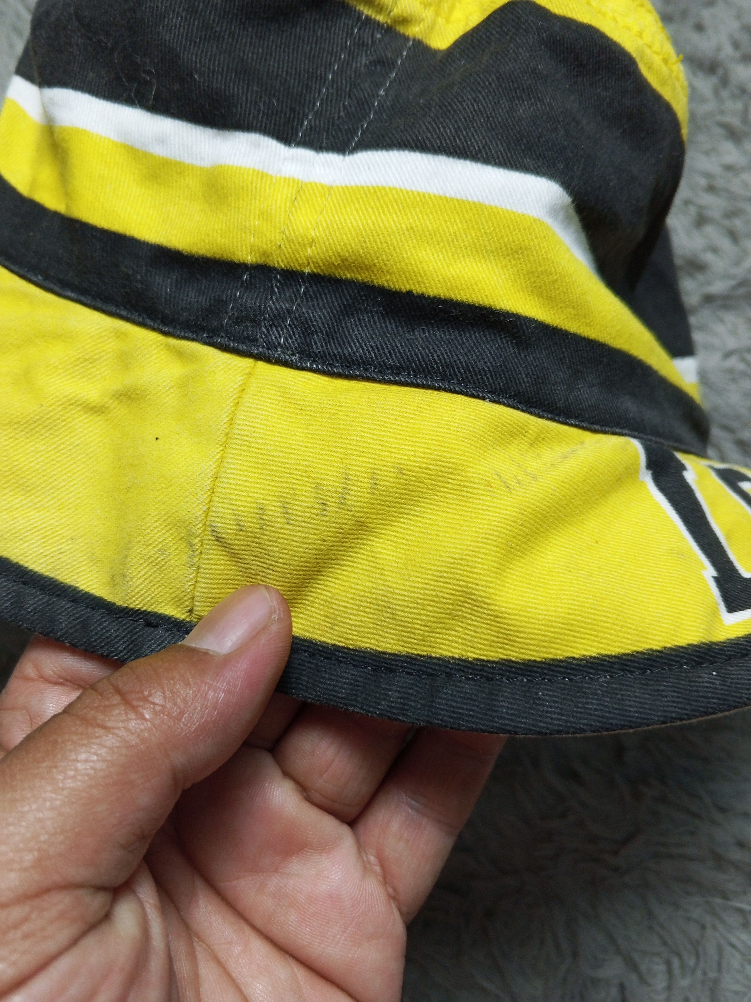 Vintage Vintage IOWA Bees Bucket Hat Japan Brand Size ONE SIZE - 4 Thumbnail