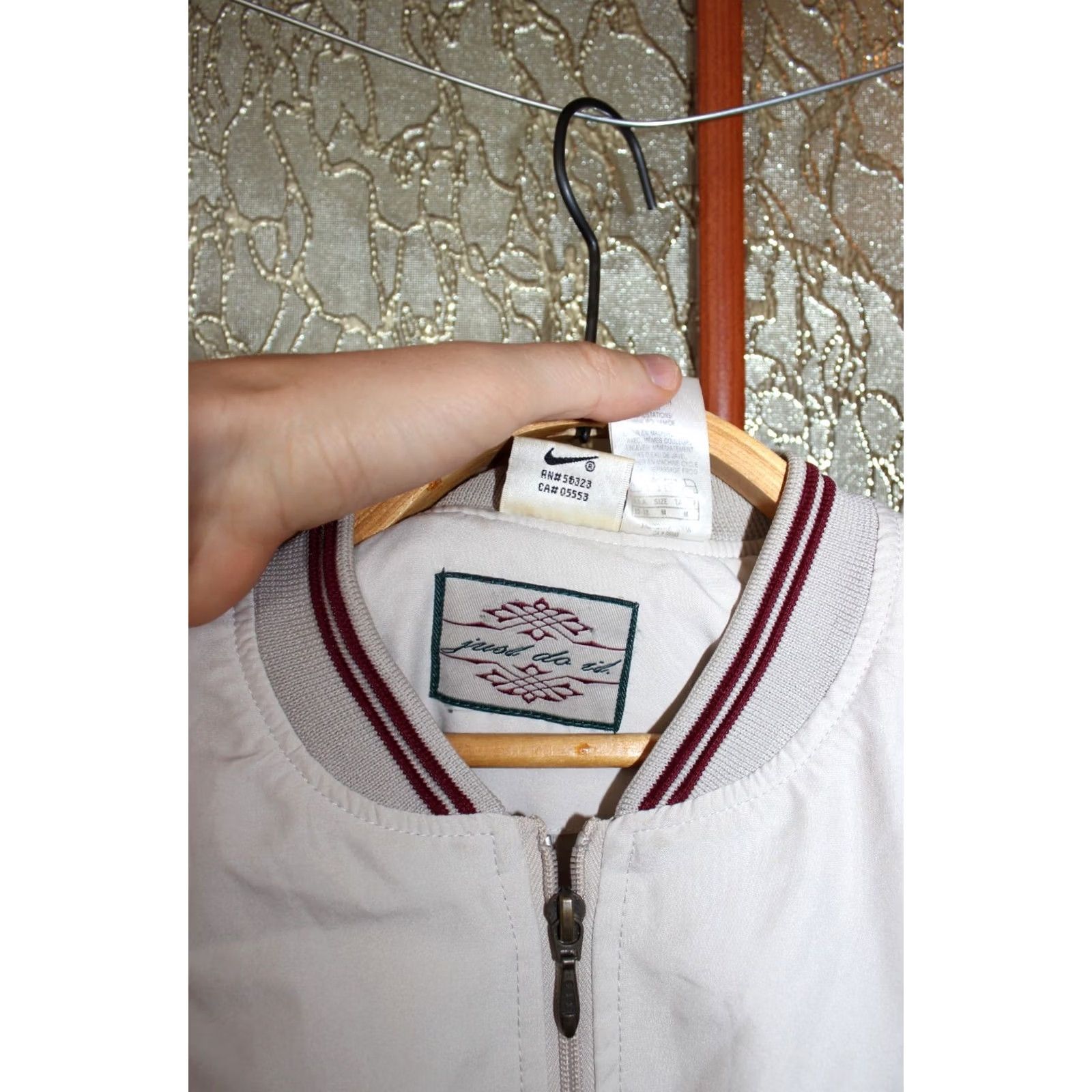 Nike VINTAGE Nike Bomber Jacket - Aztec Sleeves - creme - M - Unisex Adults - Track Jacket - Zip - Long Sleeve - All Seasons - Regular Fit Size US M / EU 48-50 / 2 - 4 Thumbnail