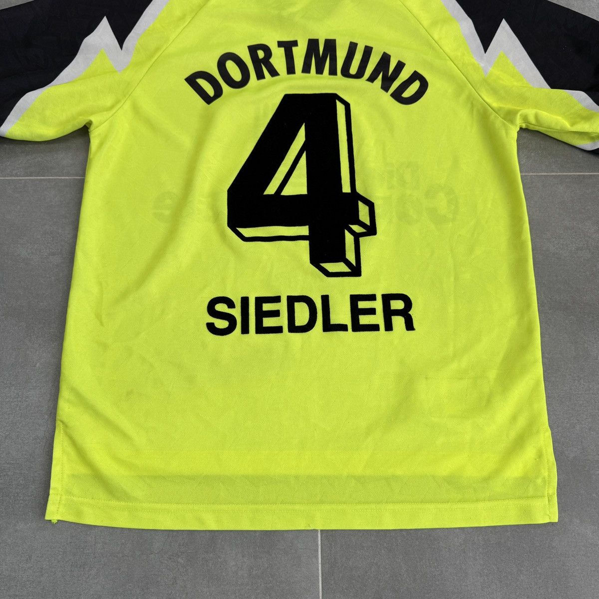 Nike Vintage Nike Borussia Dortmund 1995/1996 Home Soccer Shirt Size US M / EU 48-50 / 2 - 15 Thumbnail