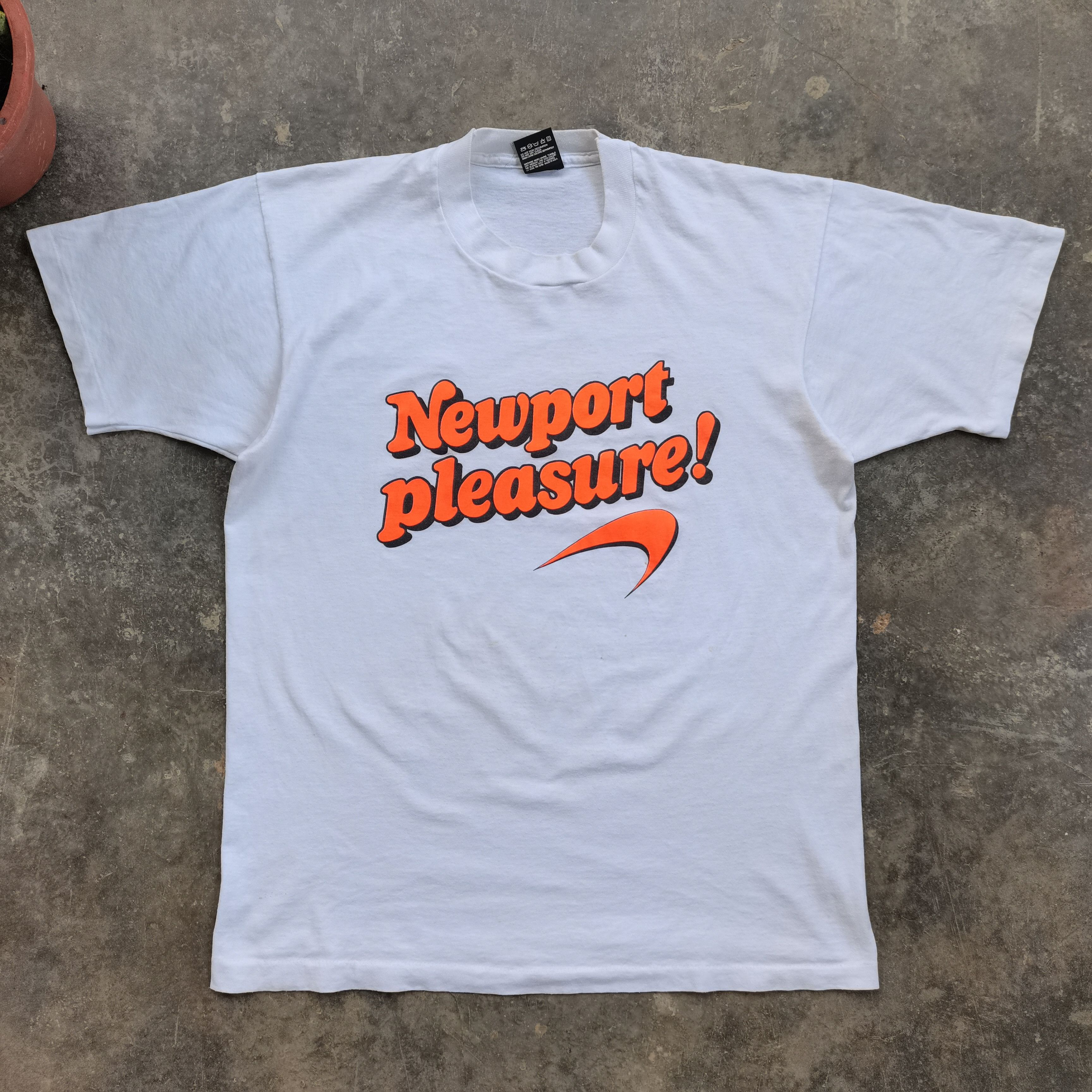 Fruit Of The Loom Truelly Vintage 90s Newport Pleasure White Tshirt Size L Size US L / EU 52-54 / 3 - 1 Thumbnail