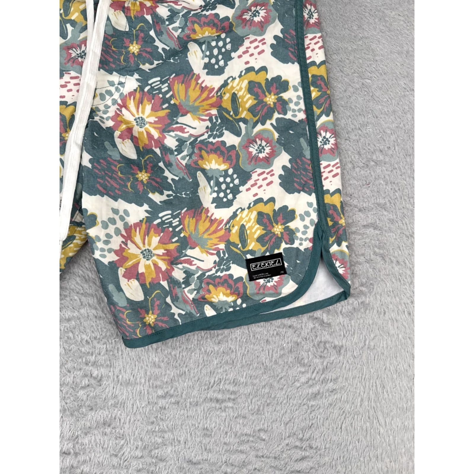 Vintage Ezekiel Women Board Shorts 30 Green Floral 2 Way Stretch Nylon Cotton 30x8 Pockets Size ONE SIZE - 2 Thumbnail