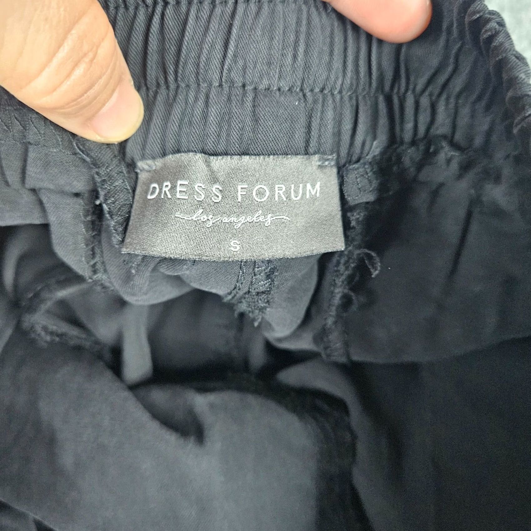 Vintage Dress Forum Women’s Tencel Pull-on Black Jogger Pant S Casual Regular Inseam 23" Size 26 Waist Button Machine Washable Size 28" / US 6 / IT 42 - 6 Thumbnail