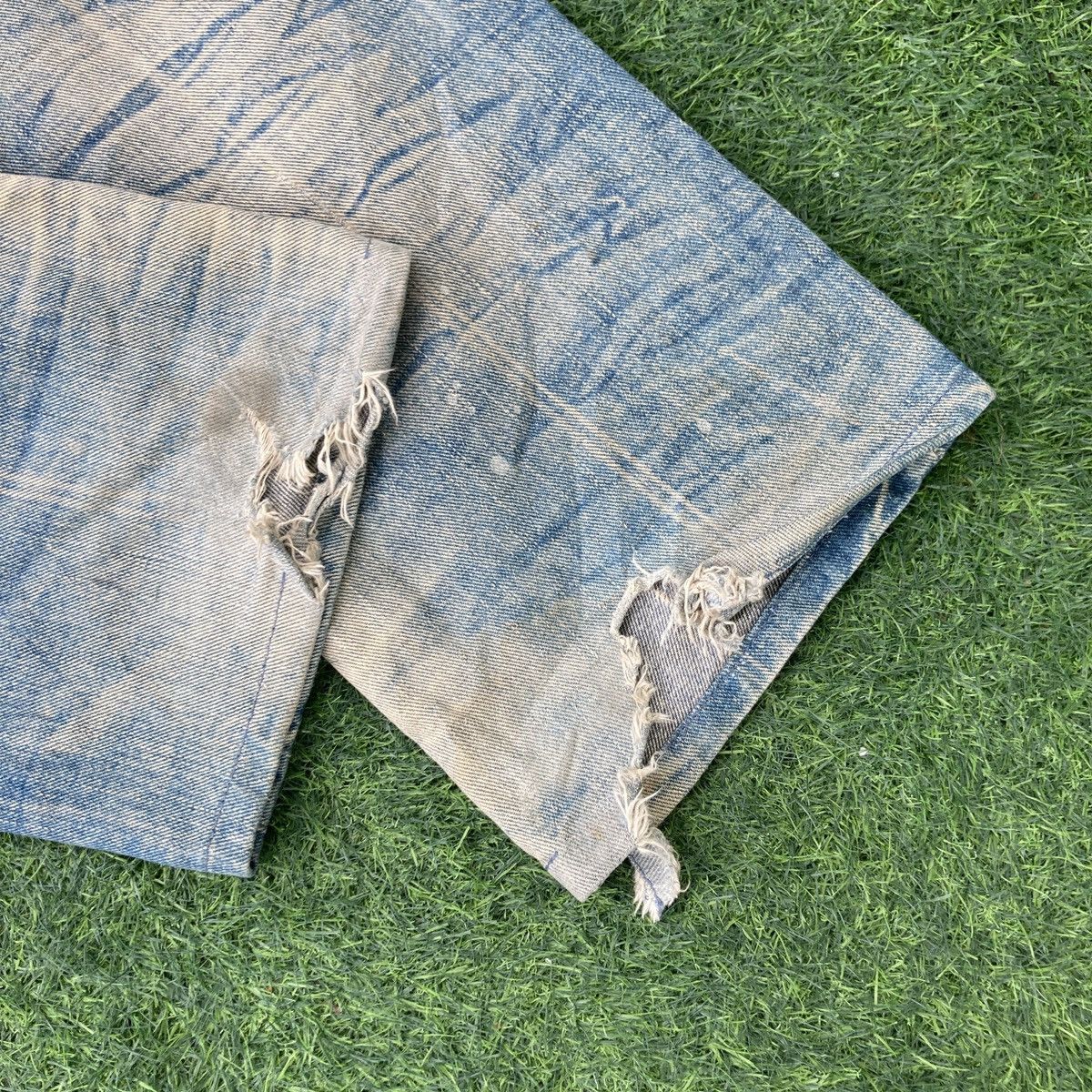 Japanese Brand A.V.H COSTUME DISTRESSED JEANS Size US 31 - 16 Thumbnail