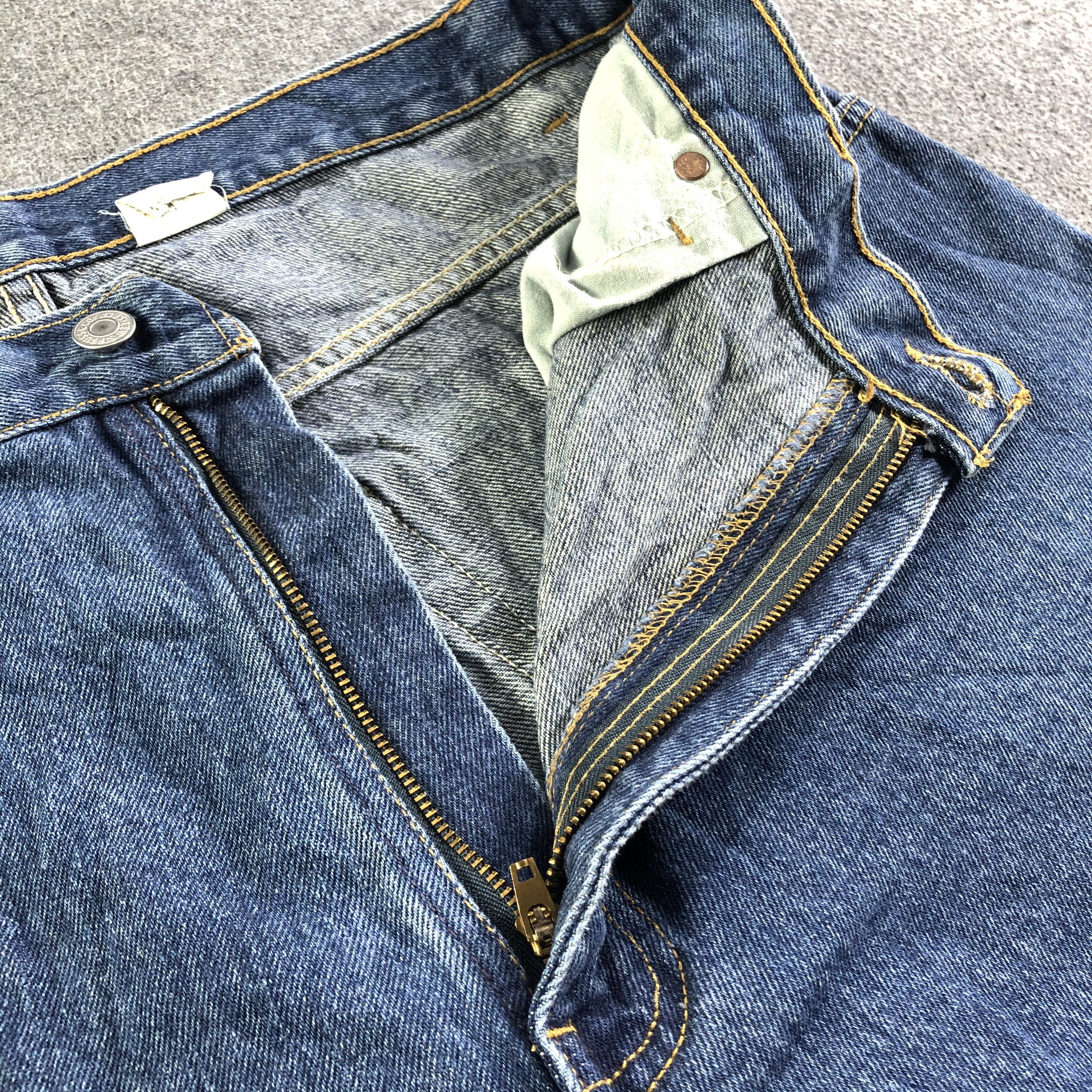 Levi's × Vintage 90s Vintage Blue Wash Levis 560 Jeans-J4482 Size US 36 / EU 52 - 7 Thumbnail