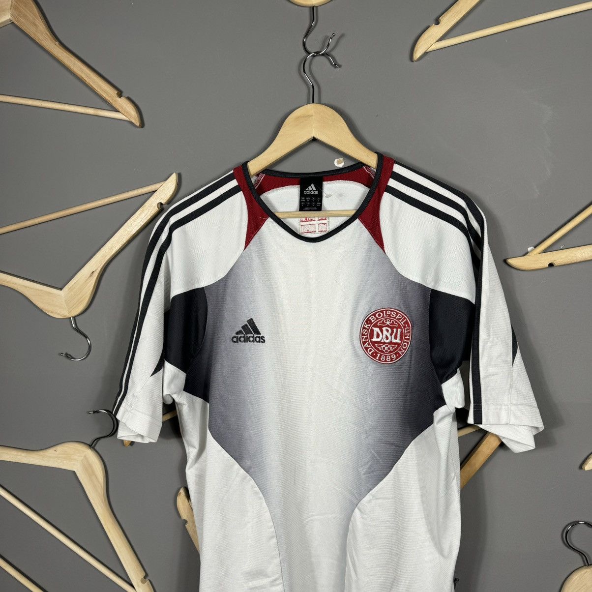 Vintage Adidas Denmark 2004 Soccer Jersey Size US M / EU 48-50 / 2 - 4 Thumbnail