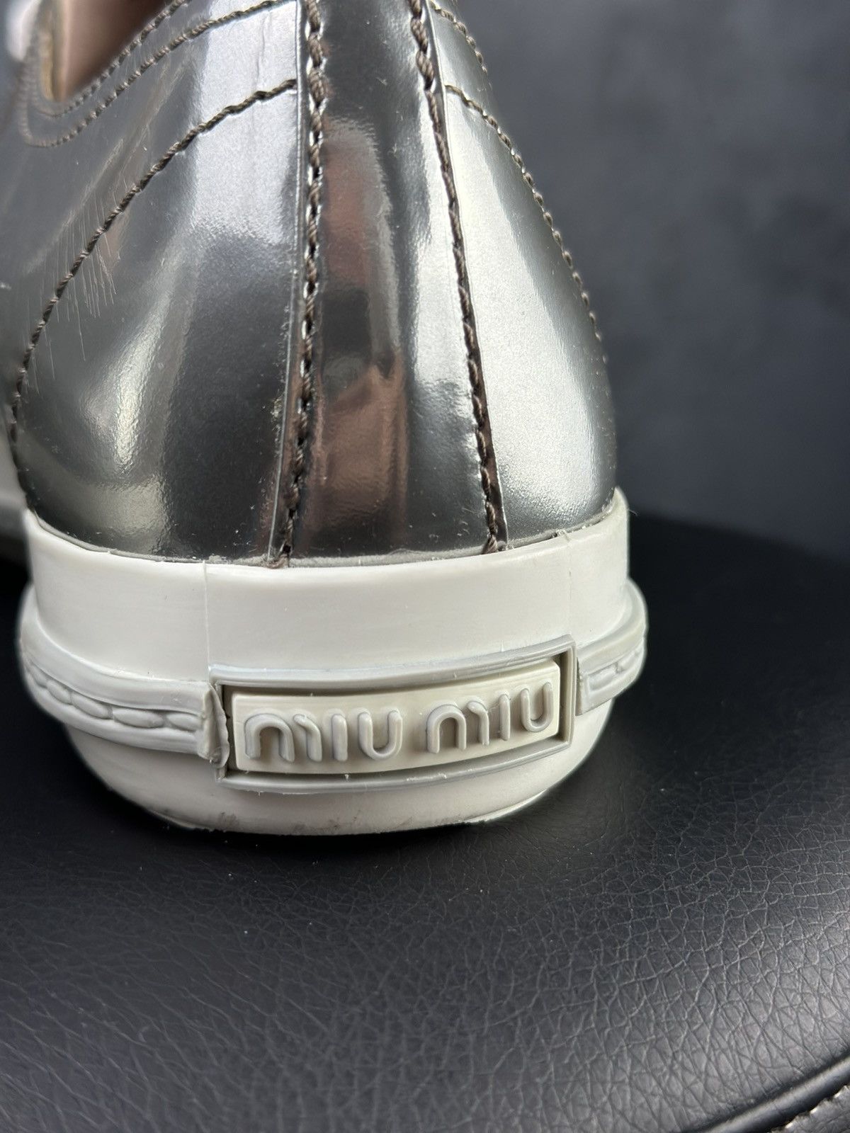 Miu Miu Miu Miu Silver Patent Leather Crystal Low-Top Sneakers Size US 10 / IT 40 - 9 Thumbnail