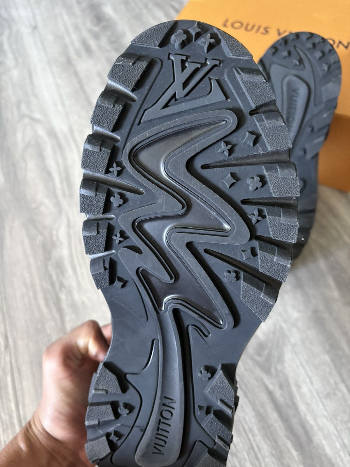 Louis Vuitton Louis Vuitton tatic sneakers Size US 10 / EU 43 - 6 Thumbnail