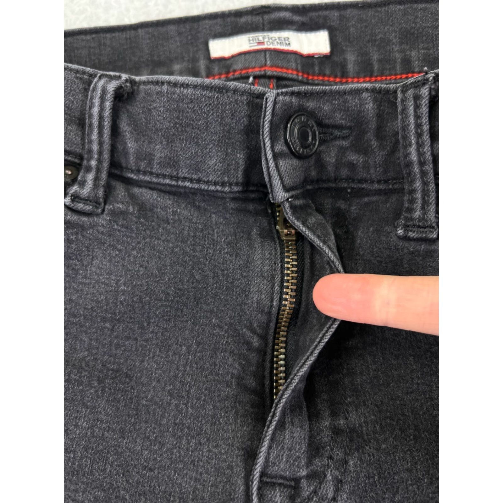 Tommy Hilfiger Tommy Hilfiger Jeans Womens 6 Black Denim Slim Tapered Mid Rise 25x26 Womens Size 28" / US 6 / IT 42 - 5 Thumbnail