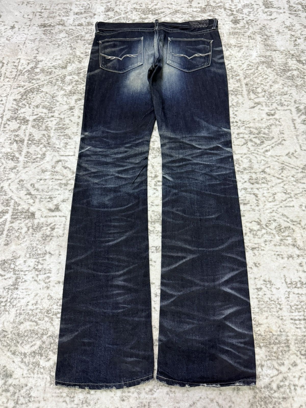 GOSTAR DE FUGA Fuga Smoke Shadow Wash Claw Mark Studded Jeans Size US 32 / EU 48 - 2 Thumbnail