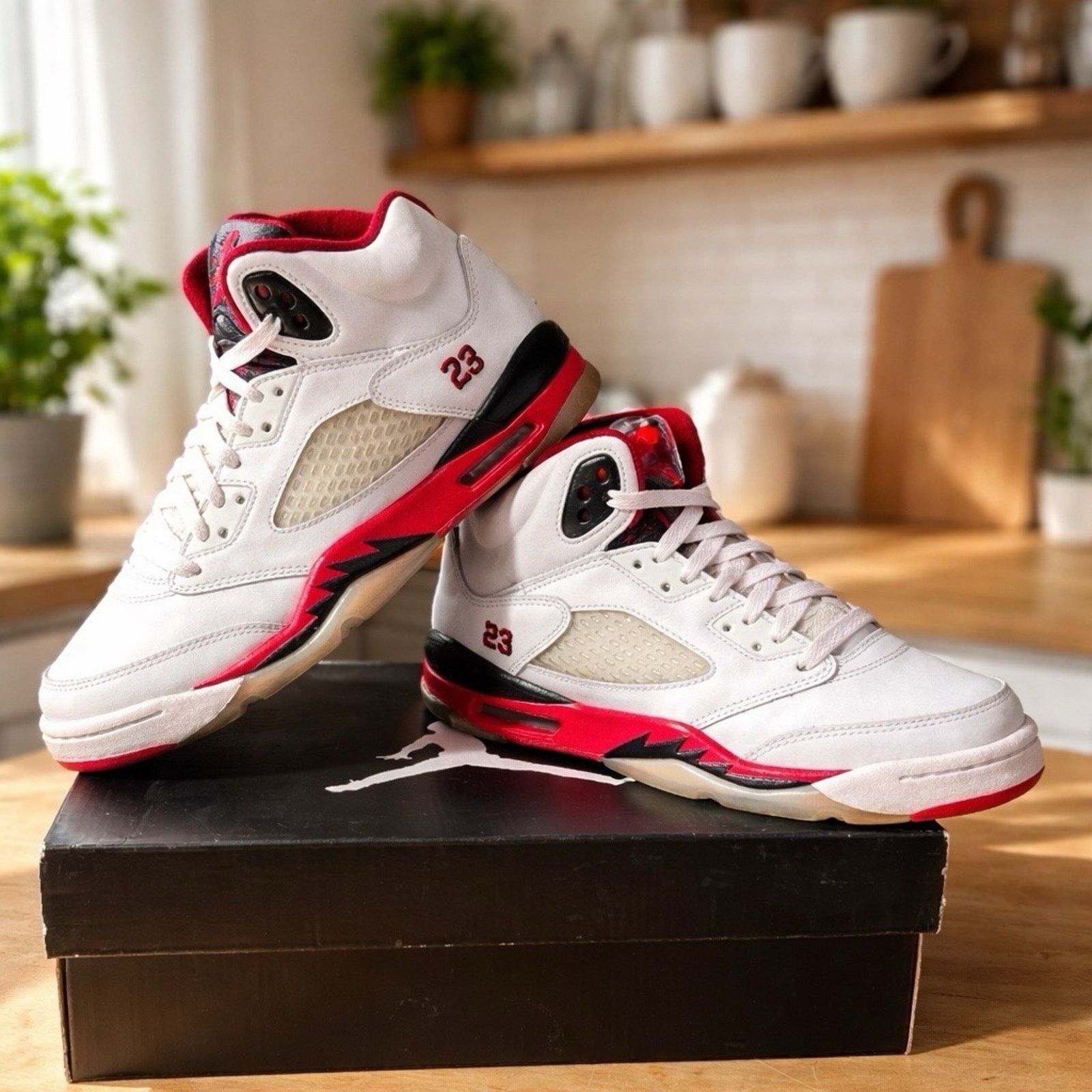 Jordan Brand Air Jordan 5 Fire Red 2020 - Size 5.5Y 7 Women Size US 5 / EU 37 - 1 Thumbnail