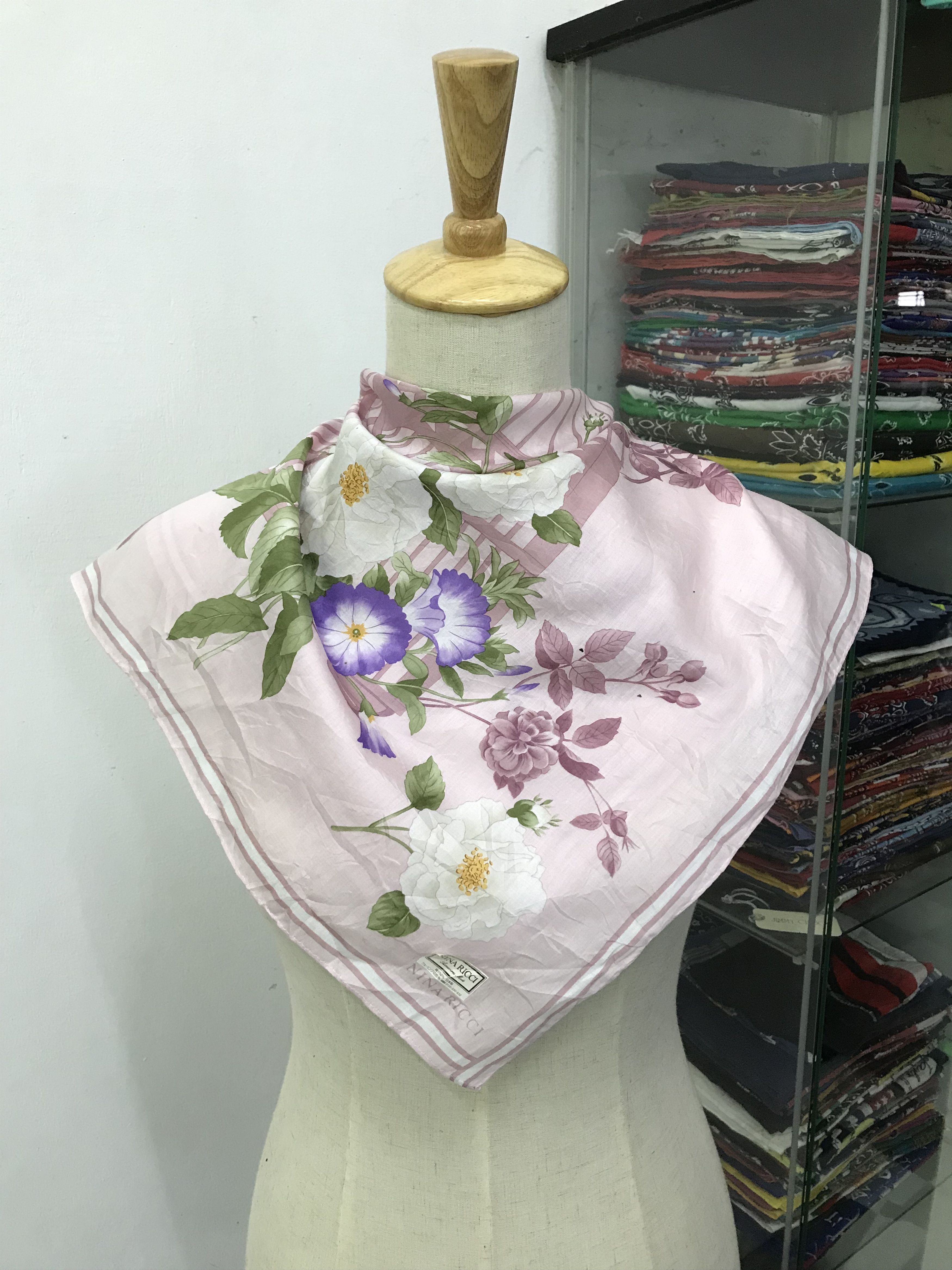 Nina Ricci × Vintage Nina Ricci Bandana / Handkerchief / Neckerchief - S2686 Size ONE SIZE - 3 Thumbnail