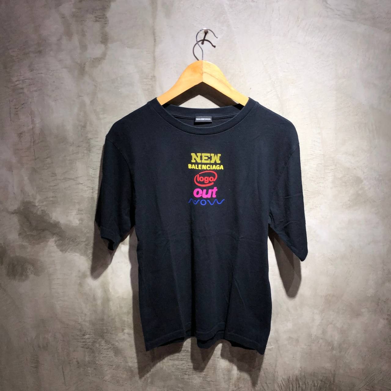 Balenciaga Balenciaga New Logo Out Now tee Size S / US 4 / IT 40 - 2 Thumbnail