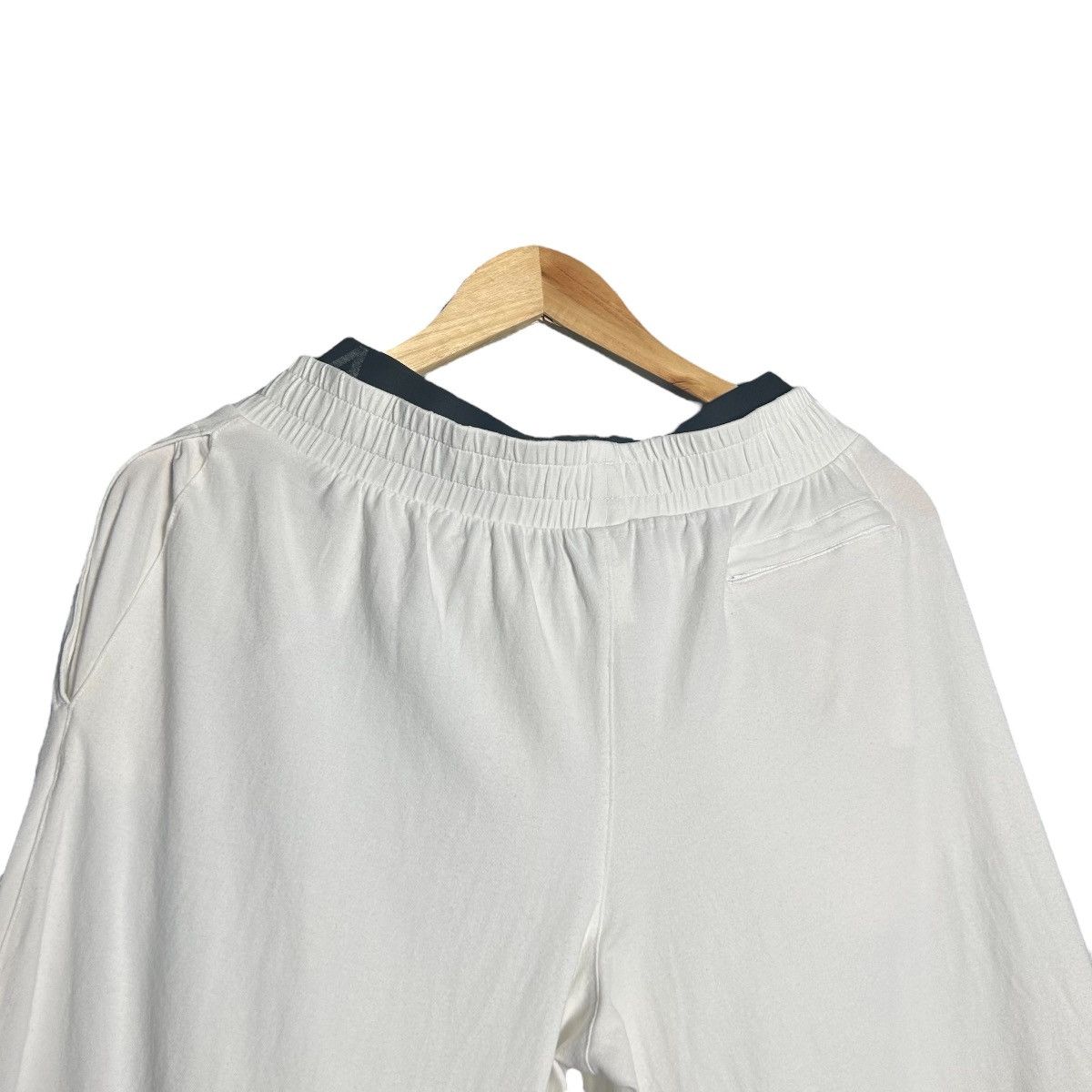Dolce & Gabbana Dolce and Gabbana Big Logo Shorts Size US 26 / EU 42 - 3 Thumbnail