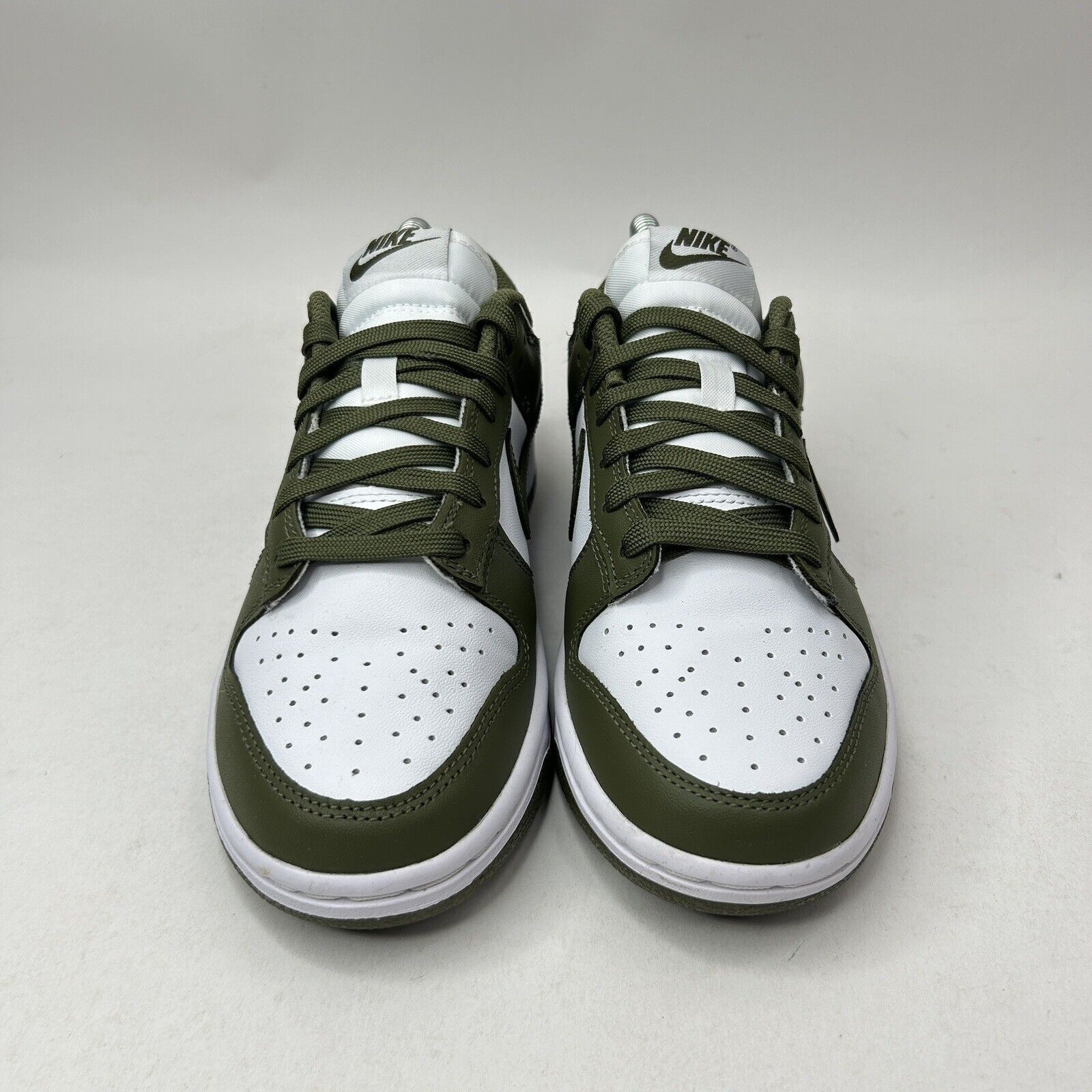 Nike Nike Dunk Low WMNS “Medium Olive” 2023 Size US 7 / IT 37 - 2 Thumbnail