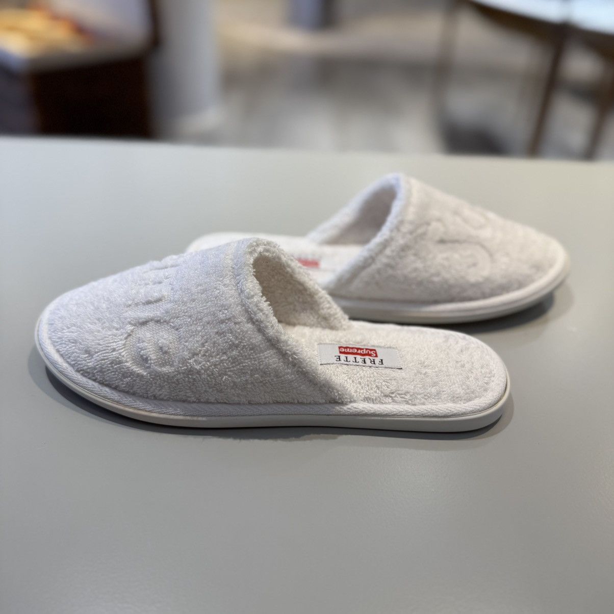 Supreme Supreme Frette Slippers White Size US 8 / EU 41 - 2 Thumbnail