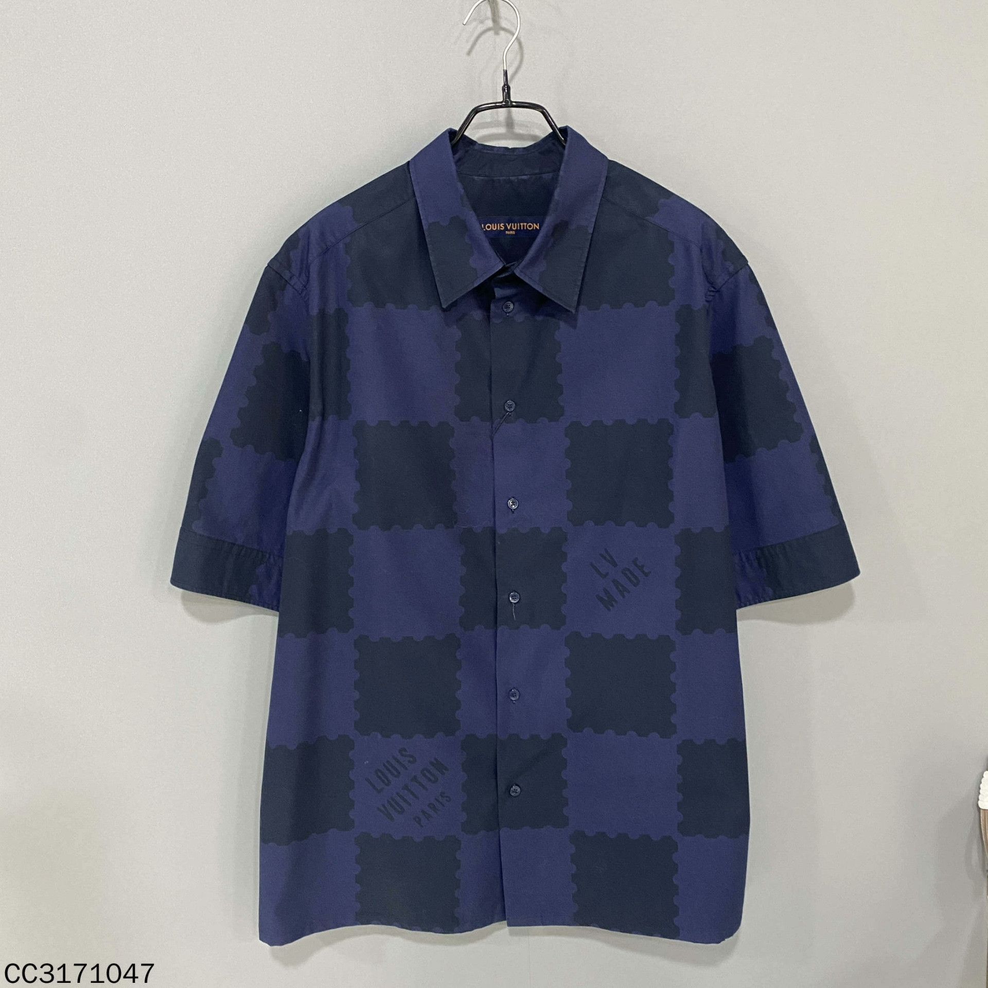 Louis Vuitton Louis Vuitton Checkered Blue Shirt l Men Size US L / EU 52-54 / 3 - 1 Thumbnail