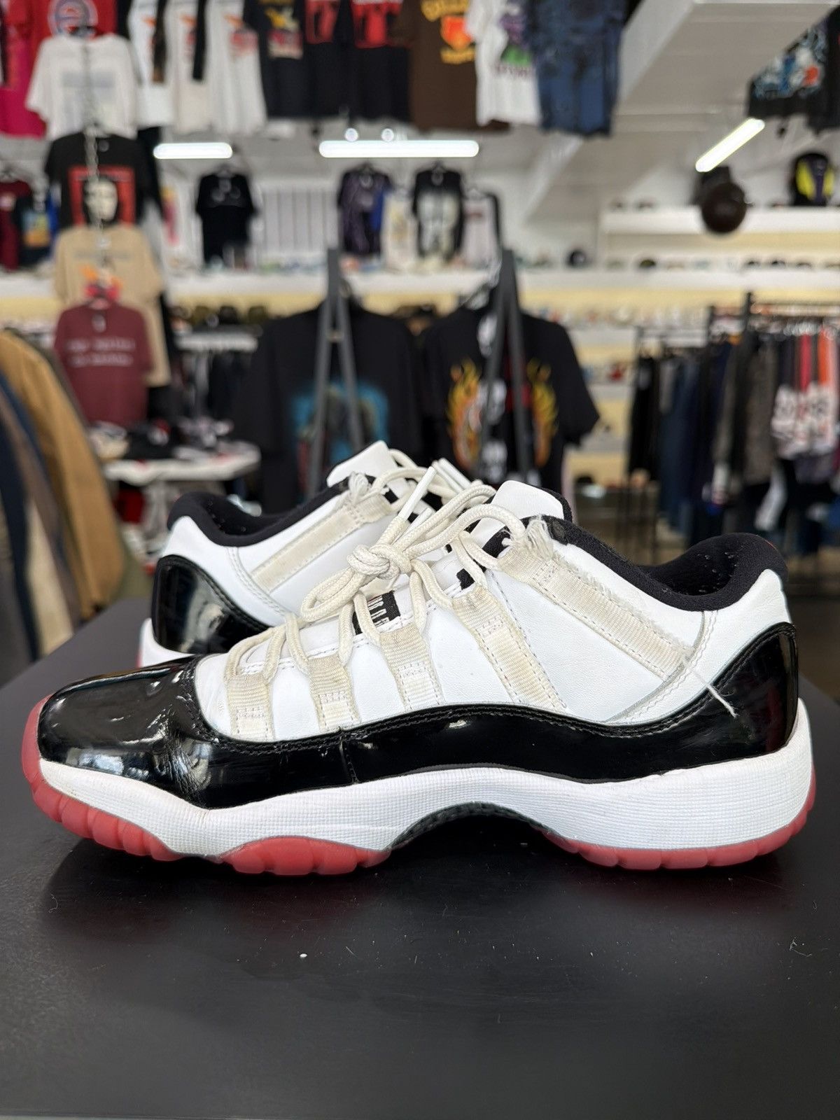 Jordan Brand Air Jordan 11 Low Concord Bred Size 5Y (2020) Size US 5 / EU 37 - 4 Thumbnail
