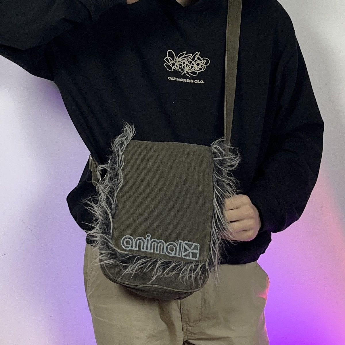 Vintage 🦖VINTAGE🦖 Animal Dark Green Crossbody fur corduroy Bag Size ONE SIZE - 1 Thumbnail
