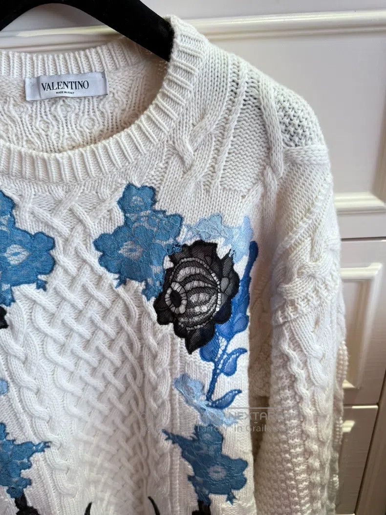 Louis Vuitton Valentino Age-reducing sweater Size M / US 6-8 / IT 42-44 - 2 Thumbnail