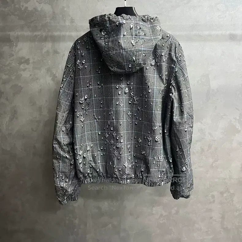 Louis Vuitton Louis Vuitton 26 Latest Reversible Hooded Drawstring Raind Size US L / EU 52-54 / 3 - 8 Thumbnail