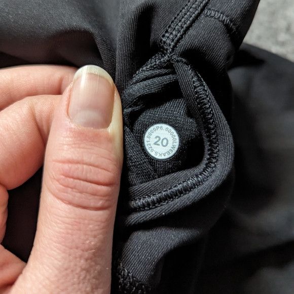 Lululemon Lululemon Wunder Under Crop High-Rise 23" Black size 20 Size 42" / US 20 - 4 Thumbnail