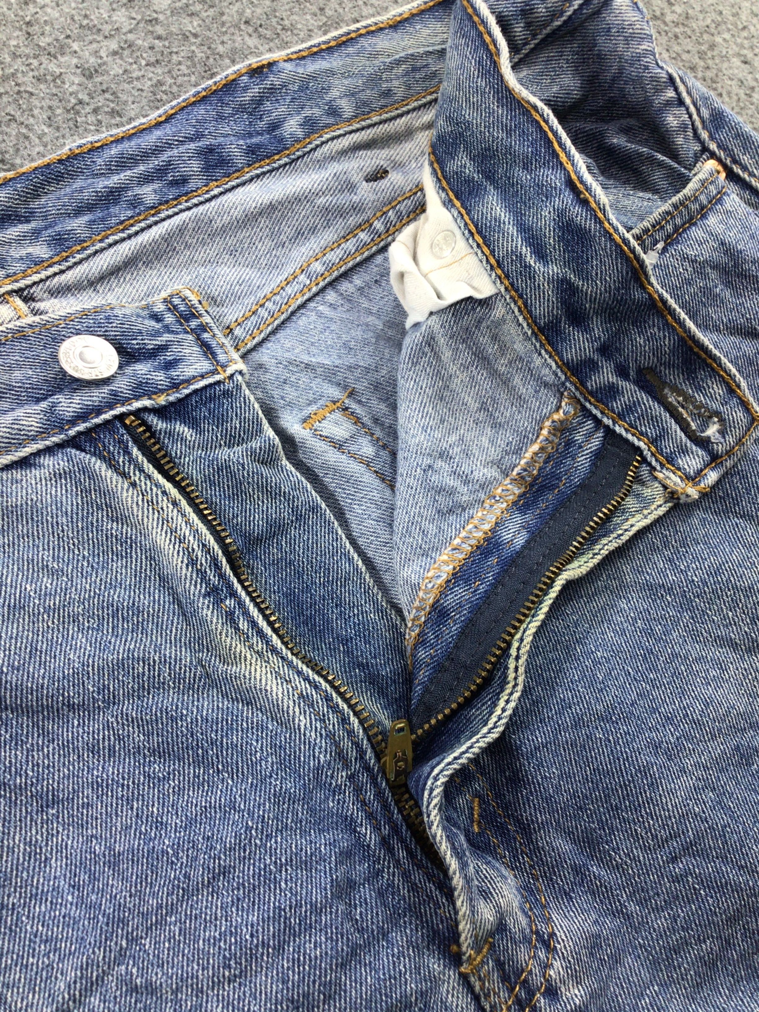 Levi's Vintage Levis 505 Jeans Medium Wash Denim KJ204 Size US 39 - 8 Thumbnail