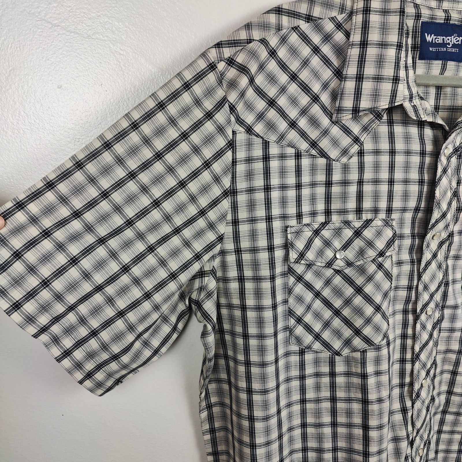 Wrangler Wrangler Pearl Snap Button Shirt Mens XL Gray Cream Plaid Size US XL / EU 56 / 4 - 2 Thumbnail