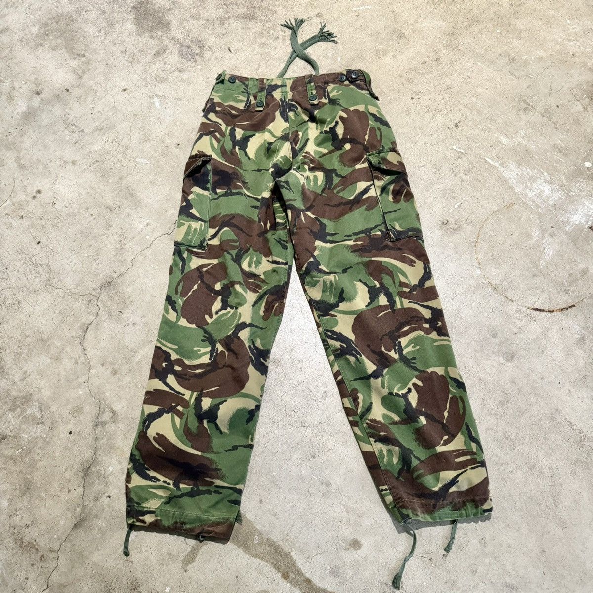 Vintage VINTAGE EUROPEAN CAMO CARGO PANTS! Size US 31 - 5 Thumbnail