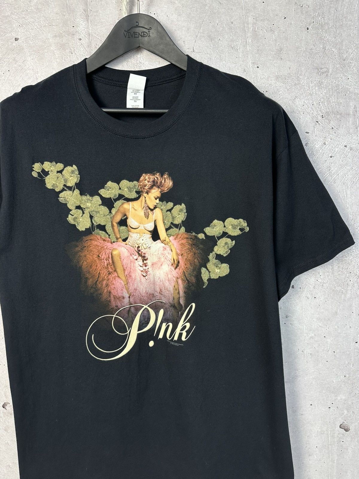 Vintage Pink The Truth About Love World Tour 2013 Printed T-shirt Size US XL / EU 56 / 4 - 2 Thumbnail