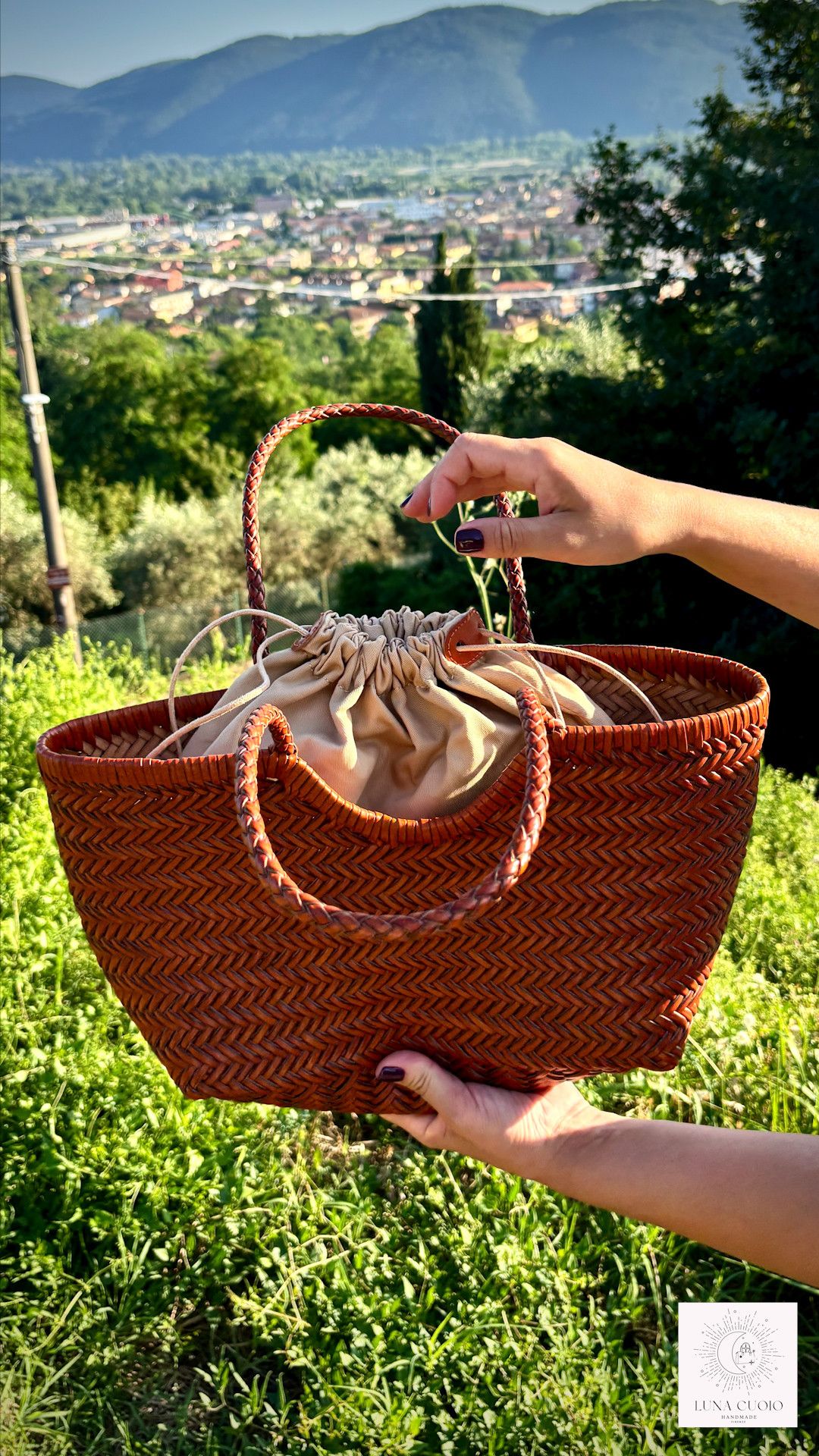 Vera Pelle Cowhide Tote Bag – Handmade Woven Leather Shoulder Bag Size ONE SIZE - 1 Thumbnail
