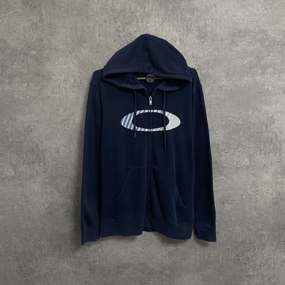Oakley Vintage Oakley Zip Hoodie Big Logo Size US S / EU 44-46 / 1 - 1 Thumbnail