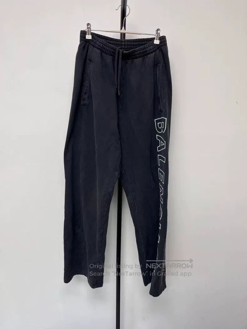 Balenciaga Balenciaga size XS Solid Color Mid Rise Straight Loose Fit Size US 27 - 1 Thumbnail