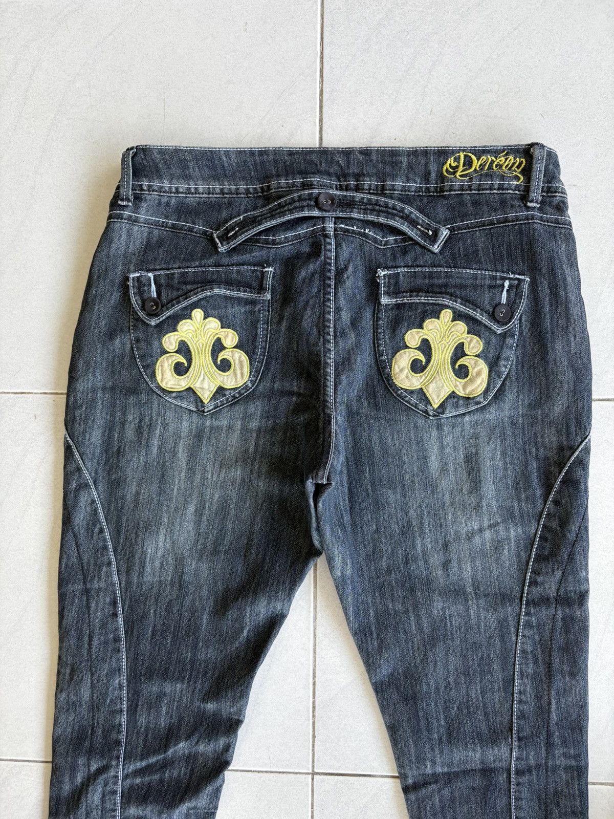 Other Dereon Streetwear Distressed Denim Size US 33 - 12 Thumbnail