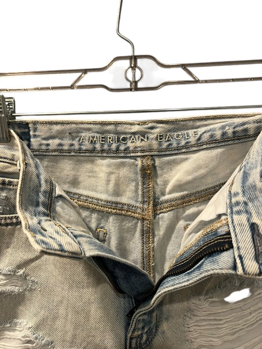 American Eagle Outfitters American Eagle Mom Shorts Size 8 Medium Wash Blue Distressed Size 30" / US 8 / IT 44 - 5 Thumbnail