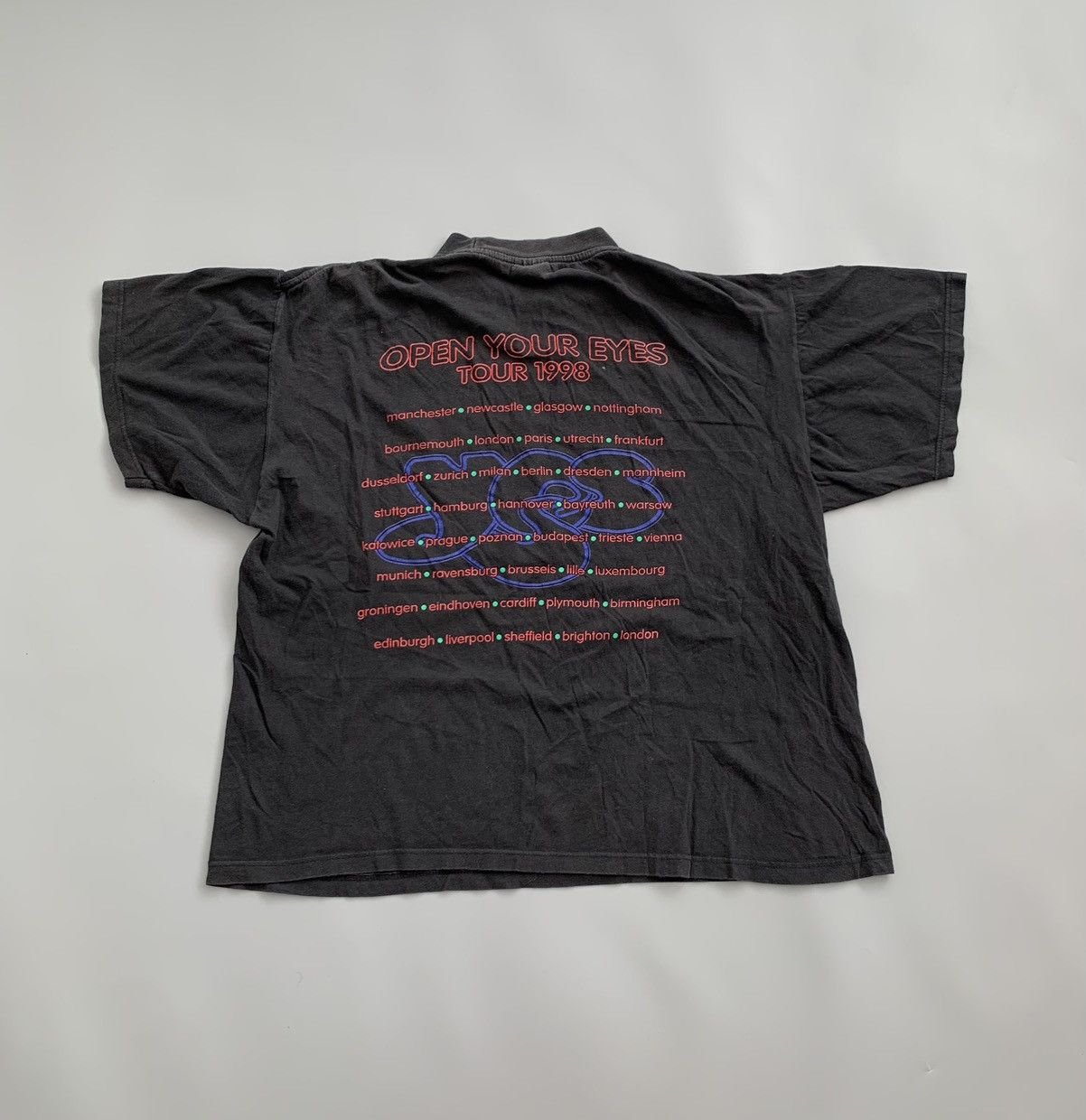Band Tees Vintage 1997 Yes Europe Tour Faded Tee Boxy Fit Size US L / EU 52-54 / 3 - 2 Thumbnail