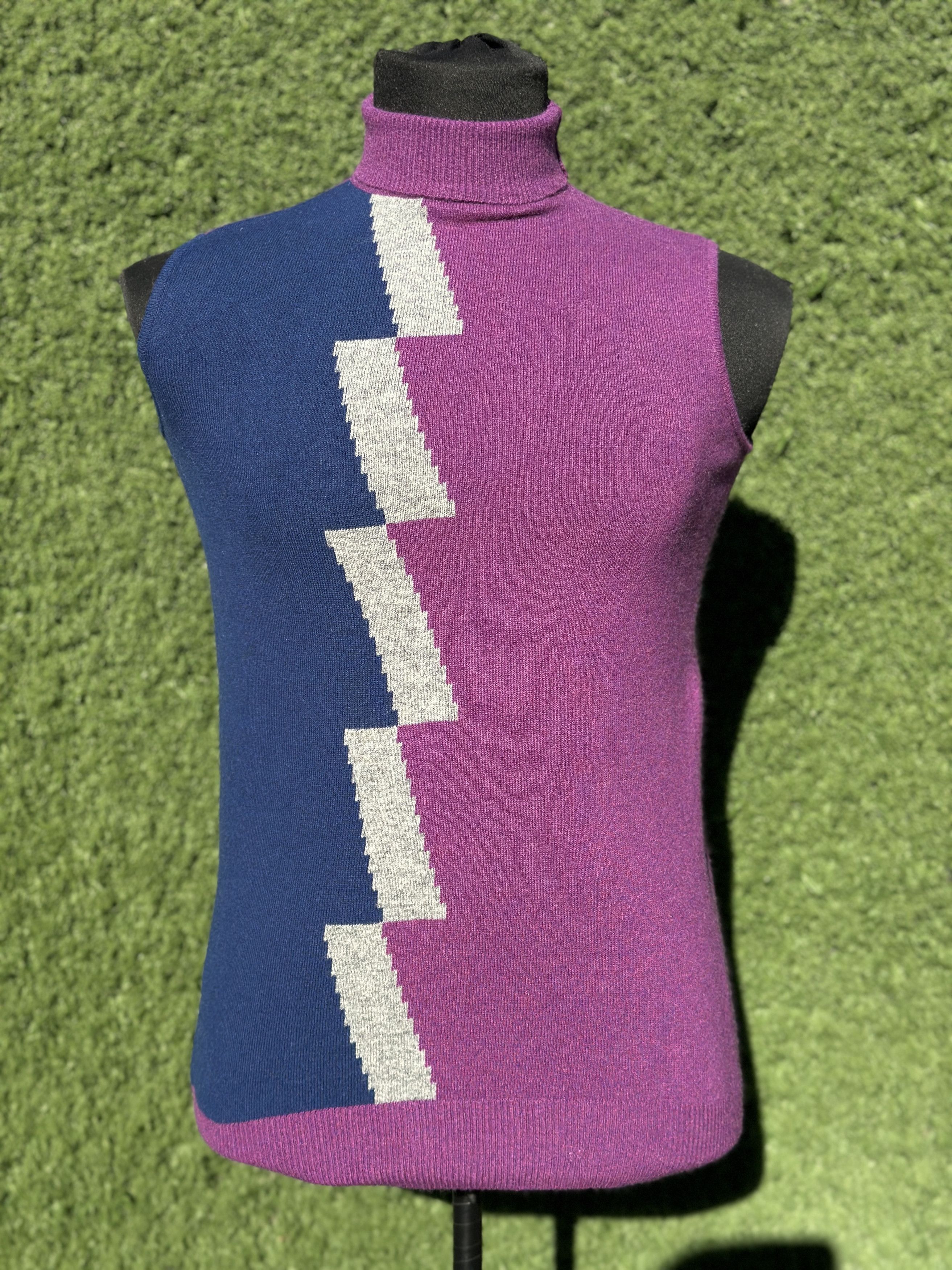 Balenciaga Balenciaga Women Sleeveless Turtleneck Knit Wool Cashmere 36 Size XS / US 0-2 / IT 36-38 - 1 Thumbnail