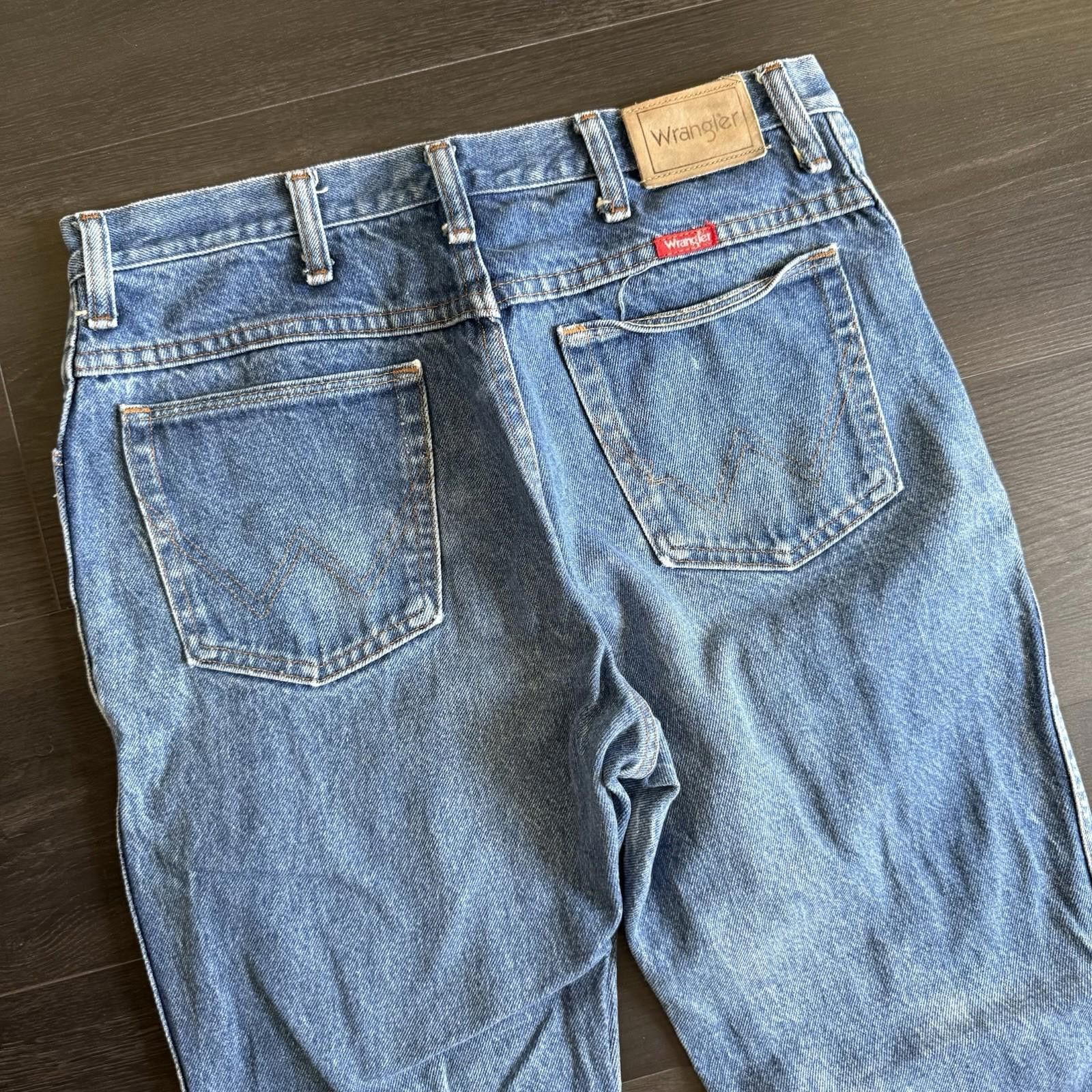 Wrangler Vintage Wrangler Jeans Mens 32x28 Blue Denim Straight Size US 32 / EU 48 - 3 Thumbnail