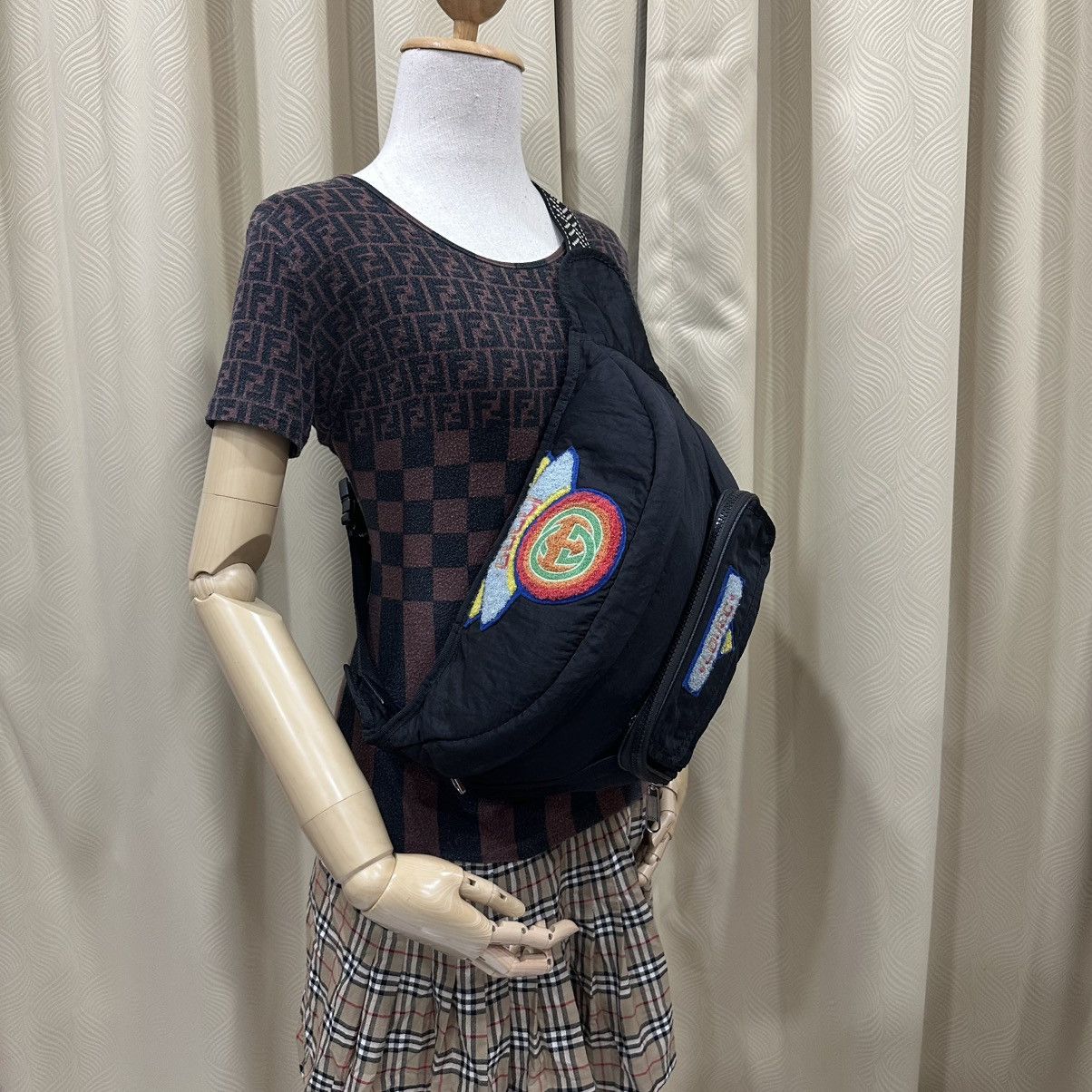 Gucci GUCCI BLACK NYLON TERRY CLOTH 80s LOGO PATCH WAIST BAG 29 Size ONE SIZE - 2 Thumbnail