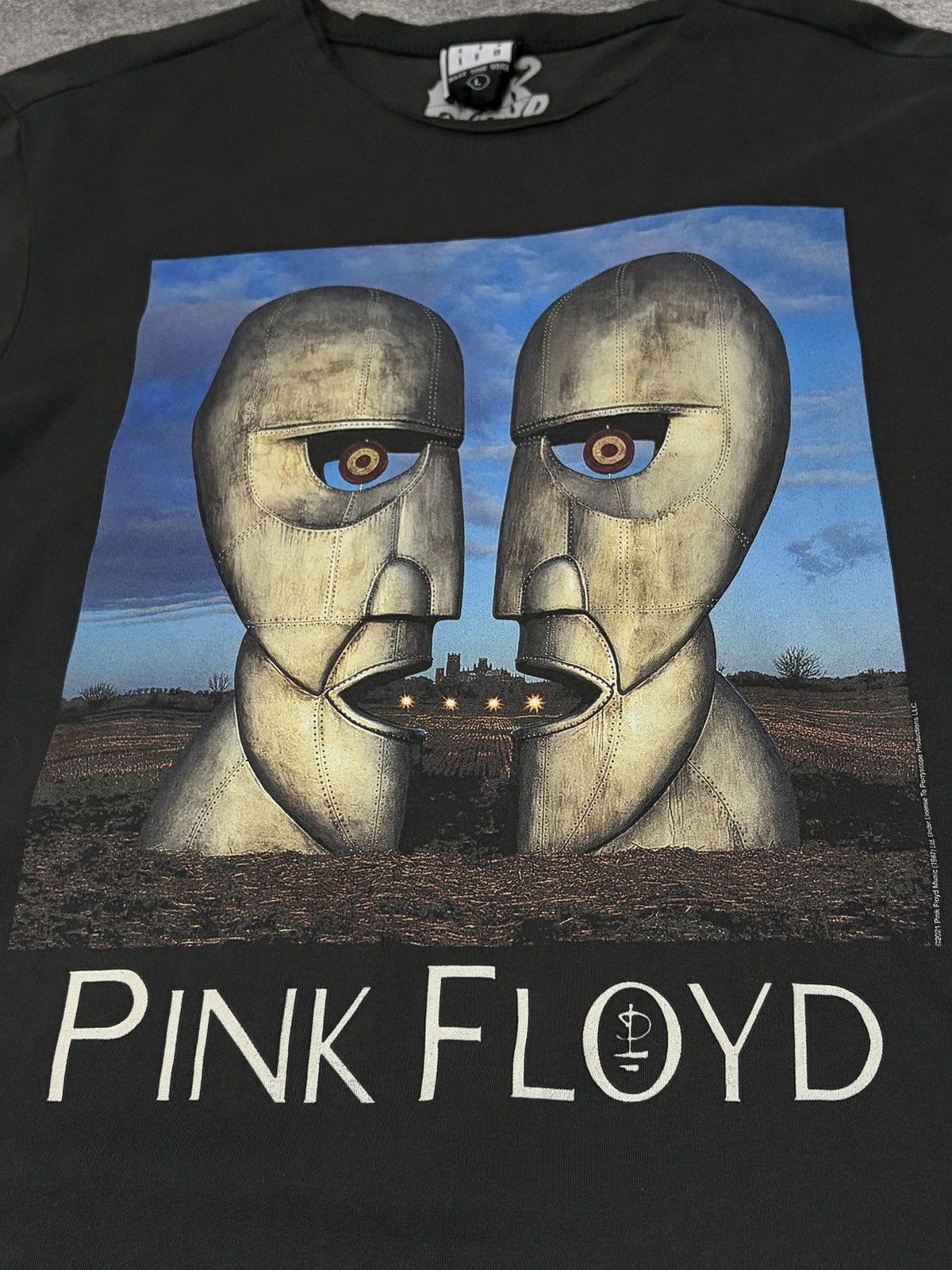 Band Tees Pink Floyd The Division Bell Graphic Tee L 2023 Size US L / EU 52-54 / 3 - 5 Thumbnail