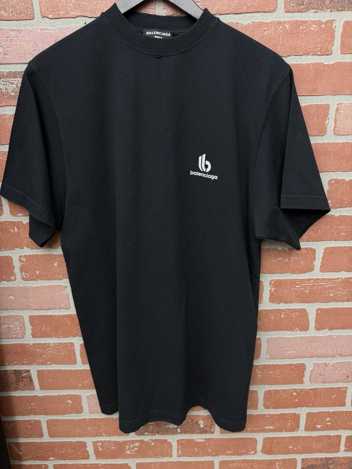 Balenciaga NEW Balenciaga Embroidered Double B Logo T-Shirt size Large Size US L / EU 52-54 / 3 - 1 Thumbnail