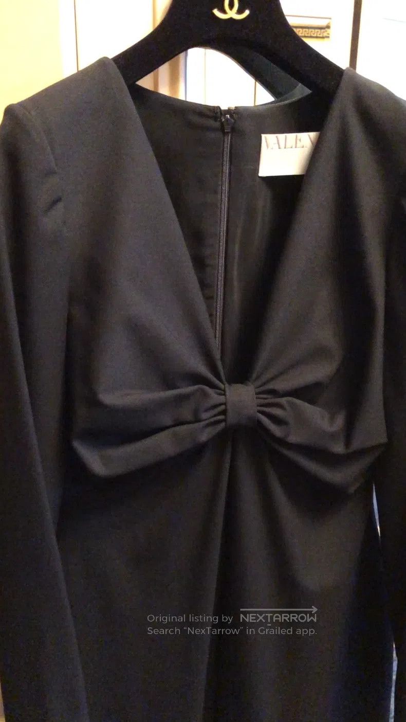 Valentino Valentino Little black dress Size M / US 6-8 / IT 42-44 - 1 Thumbnail