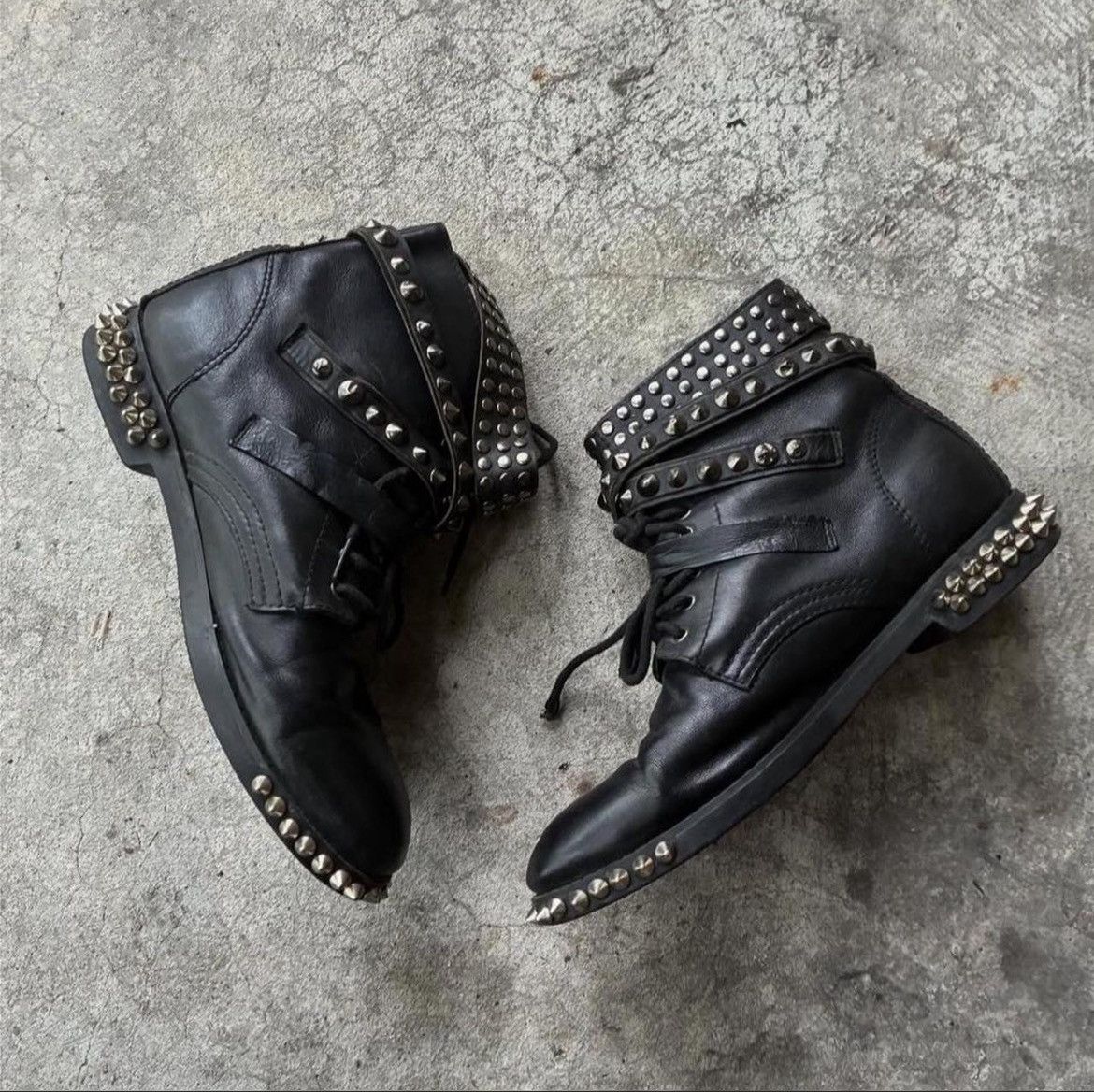 Saint Laurent Paris OG ysl black studded wrap combat boots Size US 8 / IT 38 - 2 Thumbnail