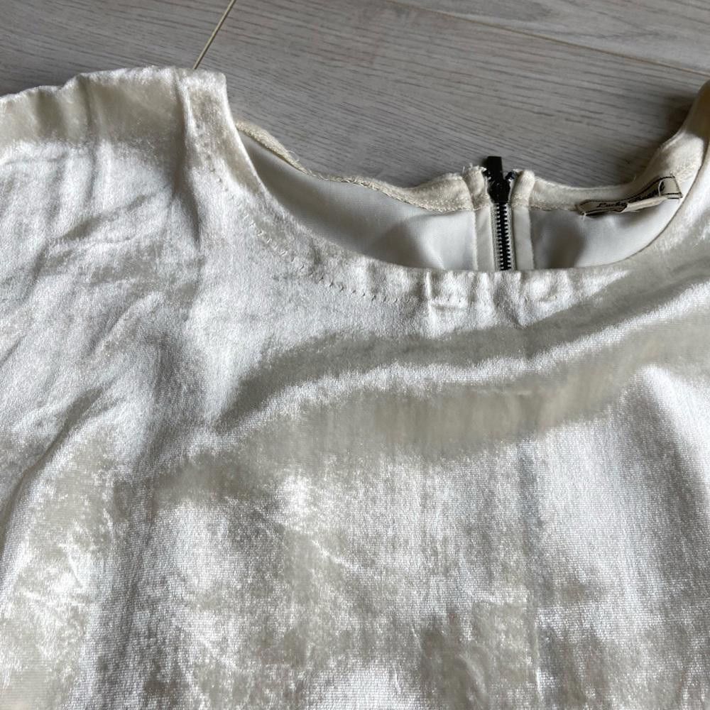 Designer Elegant Cream Satin Short Sleeve Top Size S / US 4 / IT 40 - 2 Thumbnail