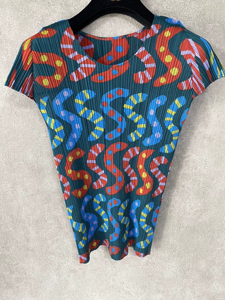 Issey Miyake Issey Miyake size:3 Blue pleated snake top with short slee Size XS / US 0-2 / IT 36-38 - 1 Thumbnail