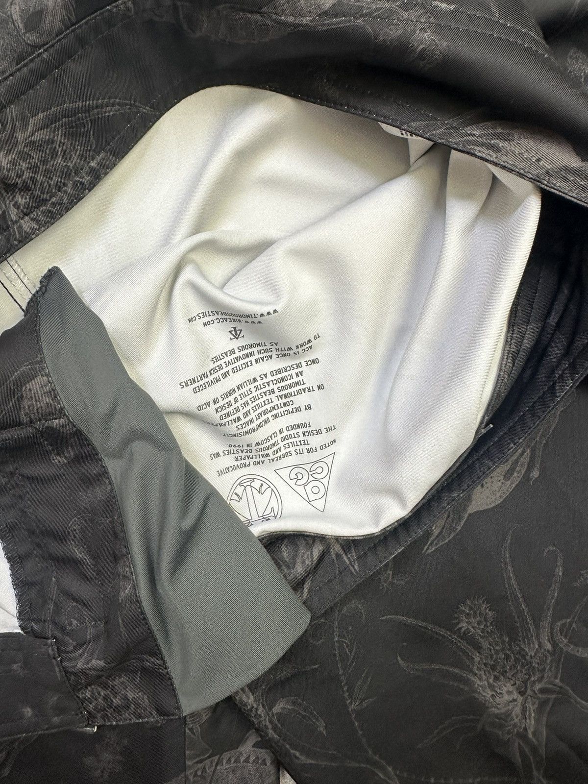 Nike Nike ACG Vintage Outdoor Fish Print Shorts Size US 38 / EU 54 - 9 Thumbnail