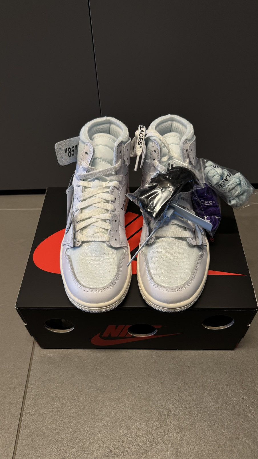 Nike × Off-White Air Jordan 1 Retro High V.A.A. Alaska Size US 6 / EU 39 - 2 Thumbnail