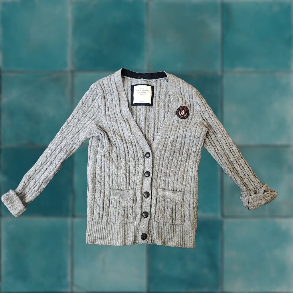 Abercrombie & Fitch Abercrombie & Fitch Womens Small Gray Cable Knit Cardigan Shirt Adult Small Gray Cardigan Size S / US 4 / IT 40 - 1 Thumbnail