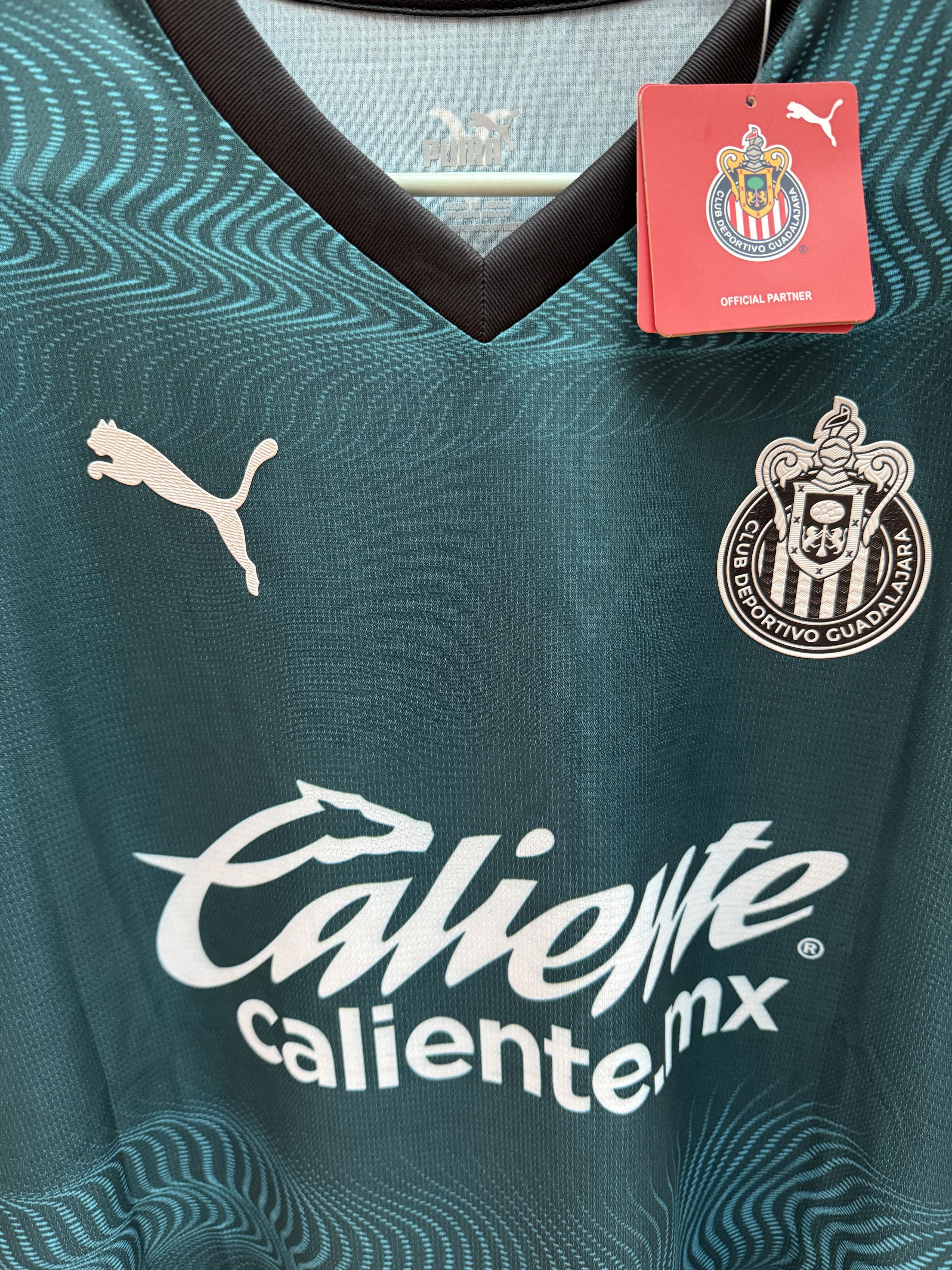 Puma BNWT Chicharito #14/ Chivas de Guadalajara Third Jersey 2024 Size US S / EU 44-46 / 1 - 2 Thumbnail